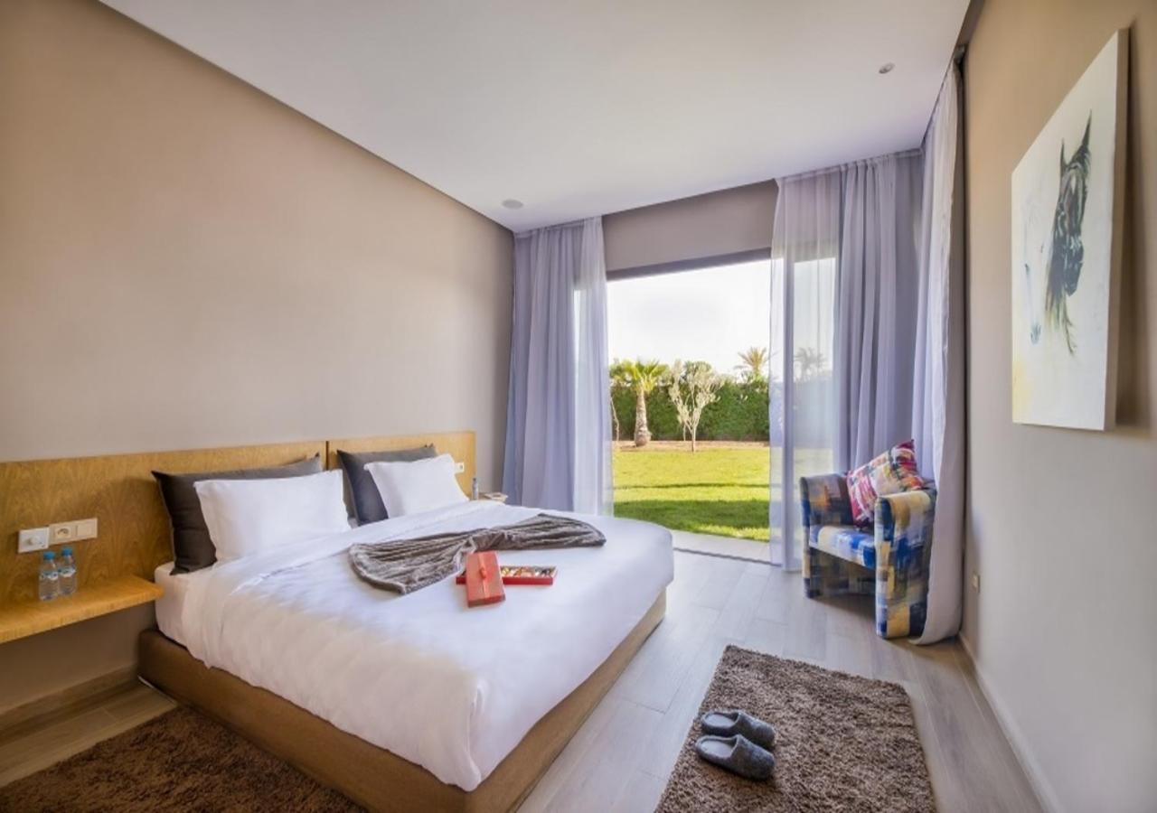 Palms Edge Avec Piscine & Jardin Prives Villa